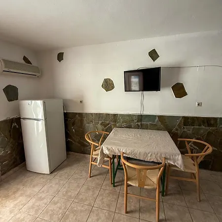 Apalonia Apartment *
